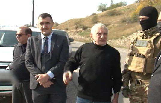 رشید بیگلریان گفت که ۲۰۰ غیرنظامی را که از خوجالی به آغدام می رفتند را کشتند و در اطراف قلعه عسکران دفن کردند