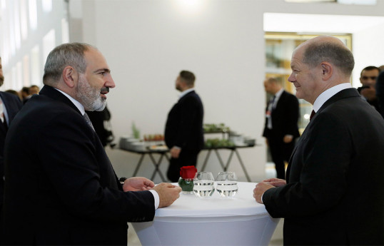 پاشینیان و شولتز در مورد روند صلح ارمنستان و آذربایجان گفتگو کردند
