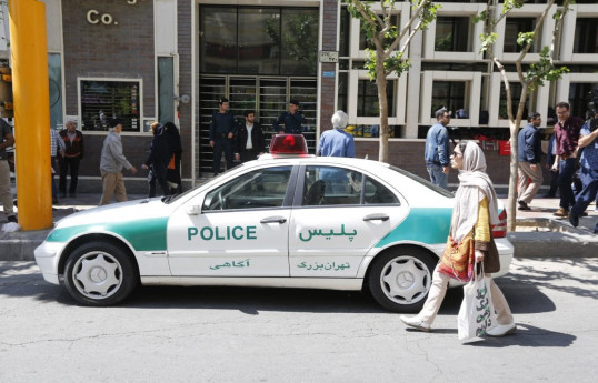 خودروهای نیروی انتظامی در ایران مورد حمله قرار گرفت - ویدئو 
