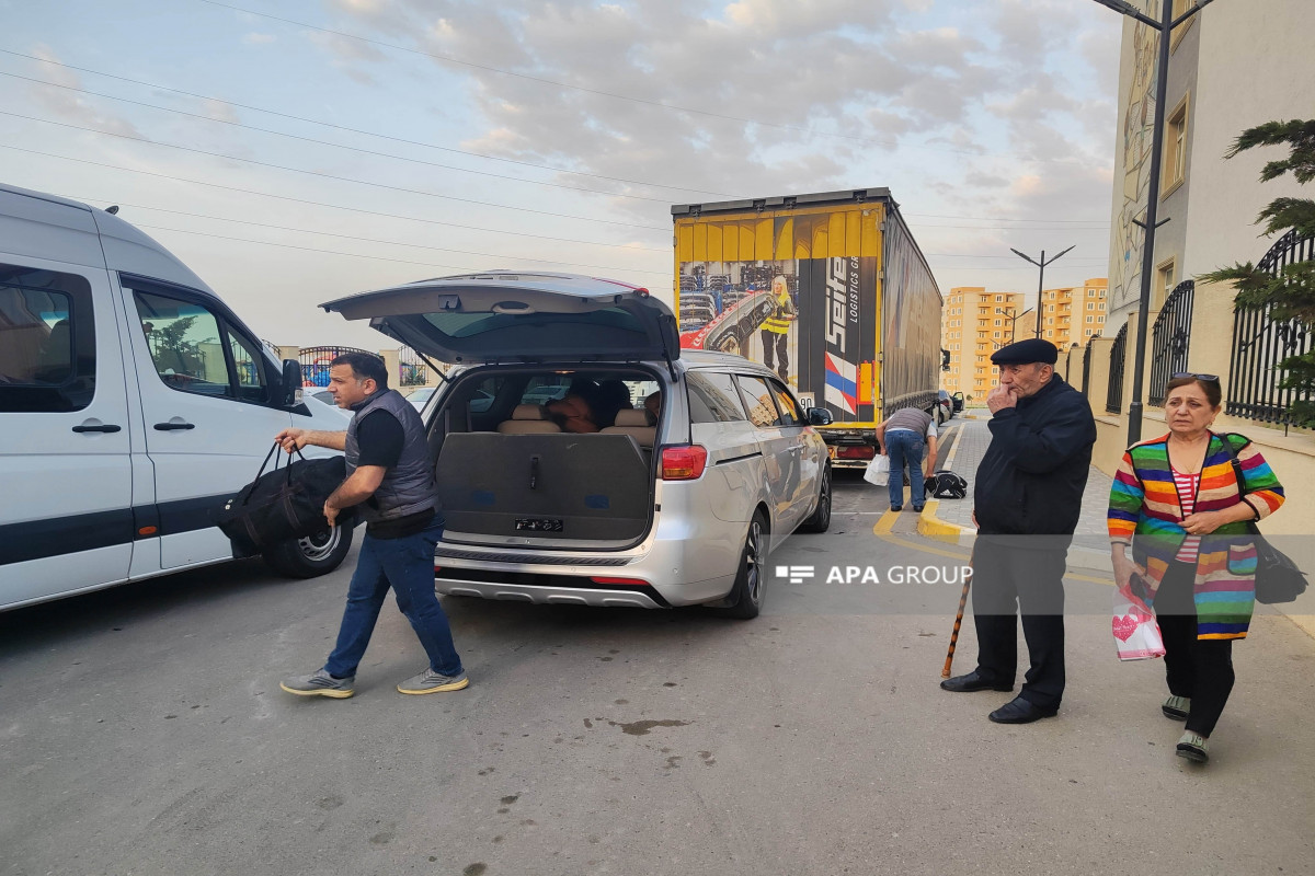 ۳۹ خانواده دیگر به شهر فضولی منتقل شدند - عکس 