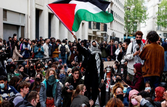 صدها دانشجو در راهپیمایی حمایت از فلسطین در آمریکا دستگیر شدند