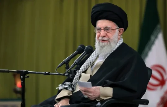 رسانه ها: خامنه ای دستور داد که از درگیری مستقیم با آمریکا جلوگیری شود