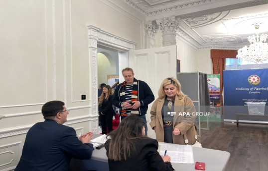 رای گیری در سفارت آذربایجان در لندن برگزار می شود - عکس 