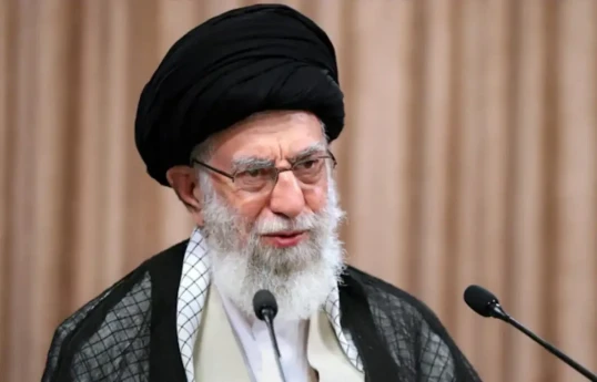 صفحه «اینستاگرام» و «فیسبوک» خامنه ای حذف شد