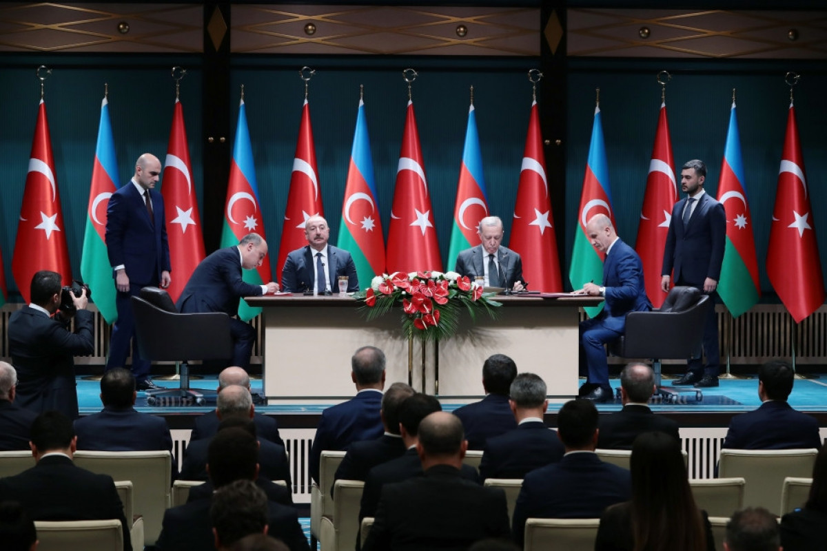 اسناد همکاری بین آذربایجان و ترکیه امضا شد