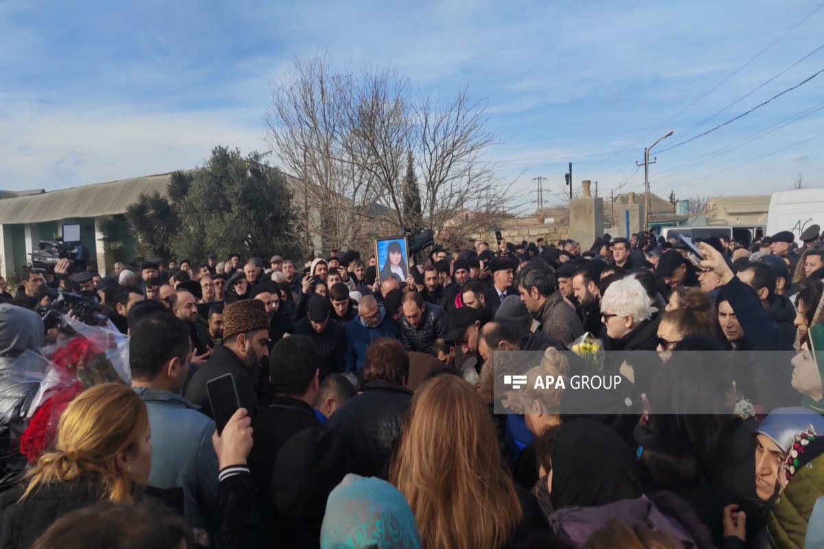 آیگون بَی‌لر به خاک سپرده شد - عکس  - به روز رسانی 