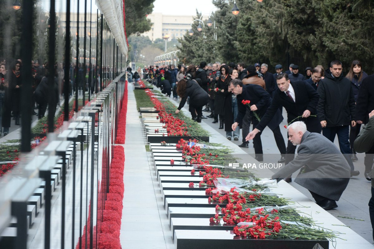 بازدید نمایندگان دستگاه دیپلماسی از کوچه شهدا - عکس 