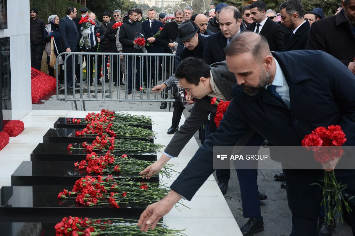 بازدید نمایندگان دستگاه دیپلماسی از کوچه شهدا - عکس 