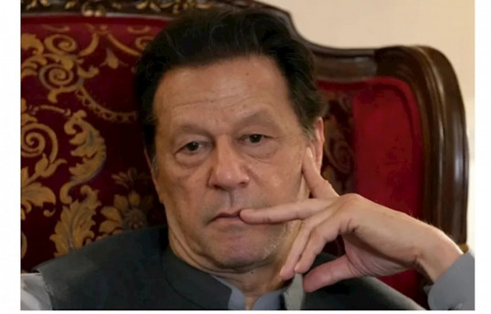 عمران خان و همسرش به ۱۴ سال زندان محکوم شدند