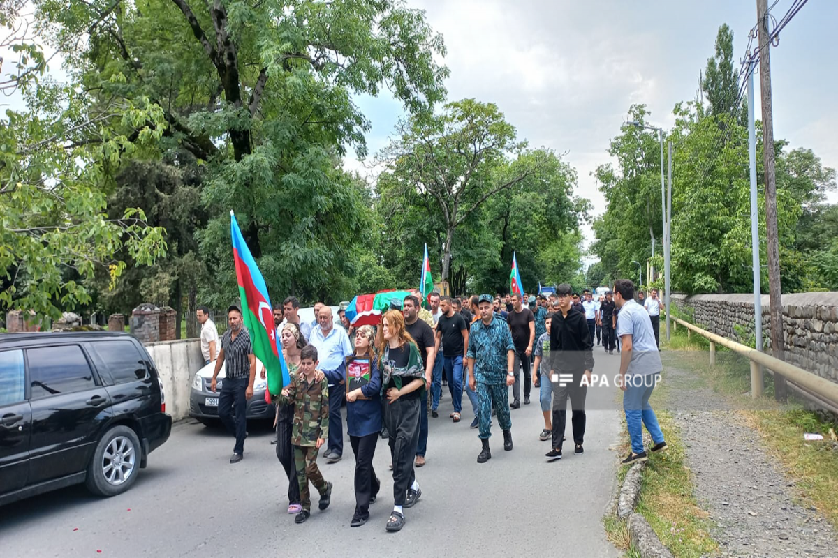 نظامی که دیروز در اثر سانحه جان باخت در لاچین تشییع شد