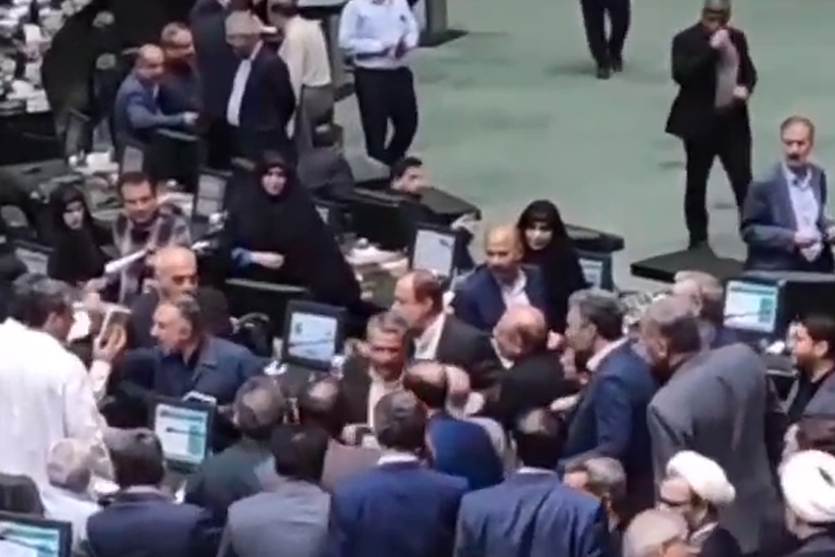 تنش در مجلس شورای اسلامی ایران - عکس 