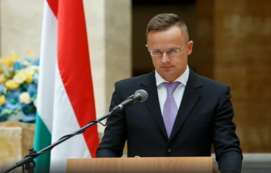 وزیر امور خارجه و تجارت مجارستان عازم آذربایجان شد