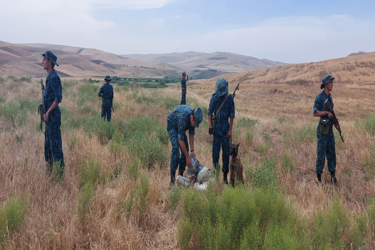 از انتقال ۱۱ کیلوگرم مواد مخدر از ایران به آذربایجان جلوگیری شد - عکس 