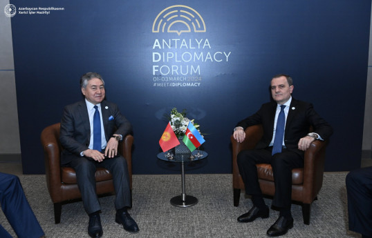 وزیران امور خارجه آذربایجان و قرقیزستان دیدار کردند