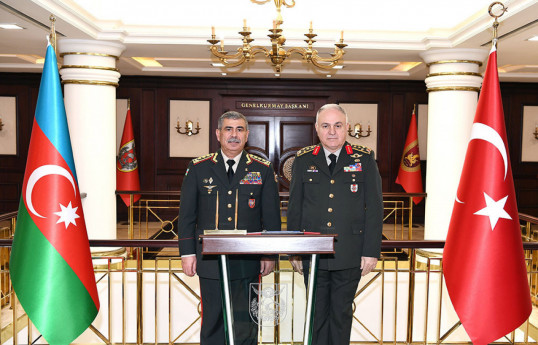 ذاکر حسن اف با رئیس ستاد کل ارتش ترکیه دیدار کرد