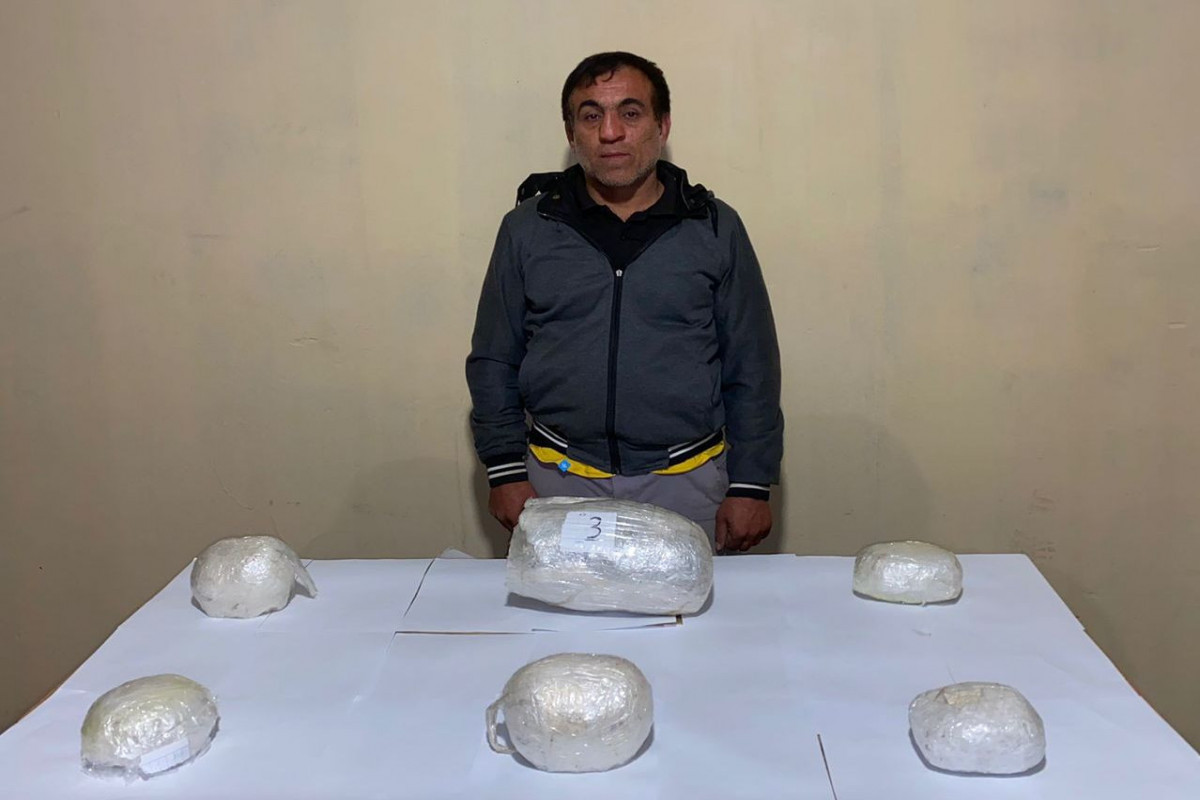 شهروند ایرانی با ۶ کیلوگرم مواد مخدر در جمهوری آذربایجان بازداشت شد - عکس
