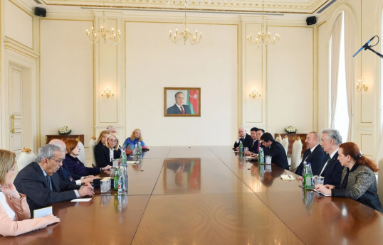 رئیس جمهور با روسای مشترک و اعضای هیئت مدیره مرکز بین المللی نظامی گنجوی دیدار کرد
