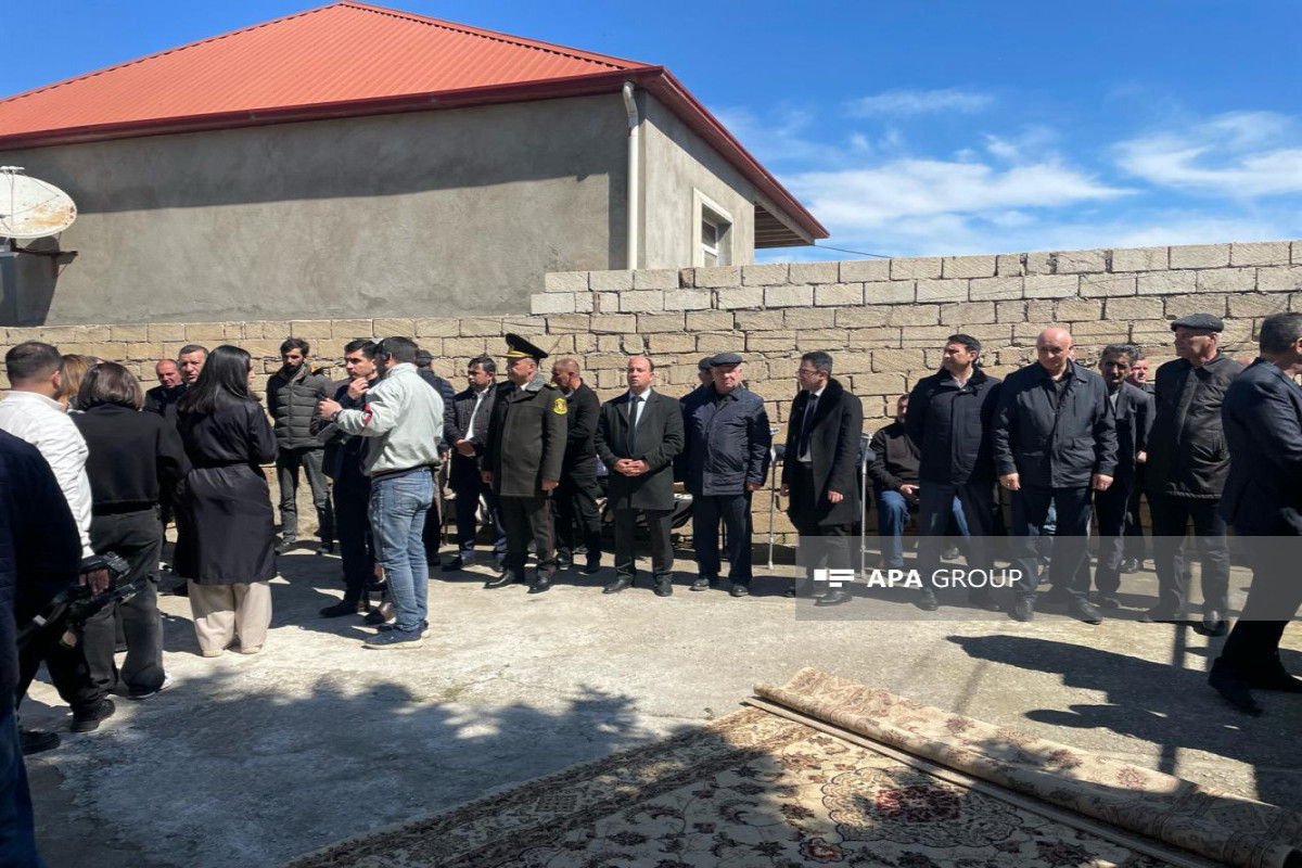 بقایای جسد آکیف محموداف مفقود شده در نسل کشی خوجالی پس از ۳۲ سال تشییع شد - عکس 