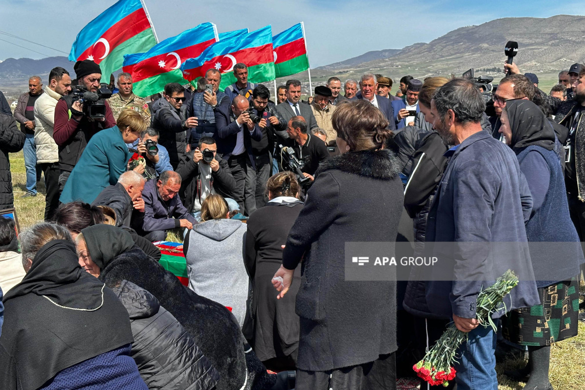 بقایای ۷ قربانی نسل کشی خوجالی به خوجالی آورده شد