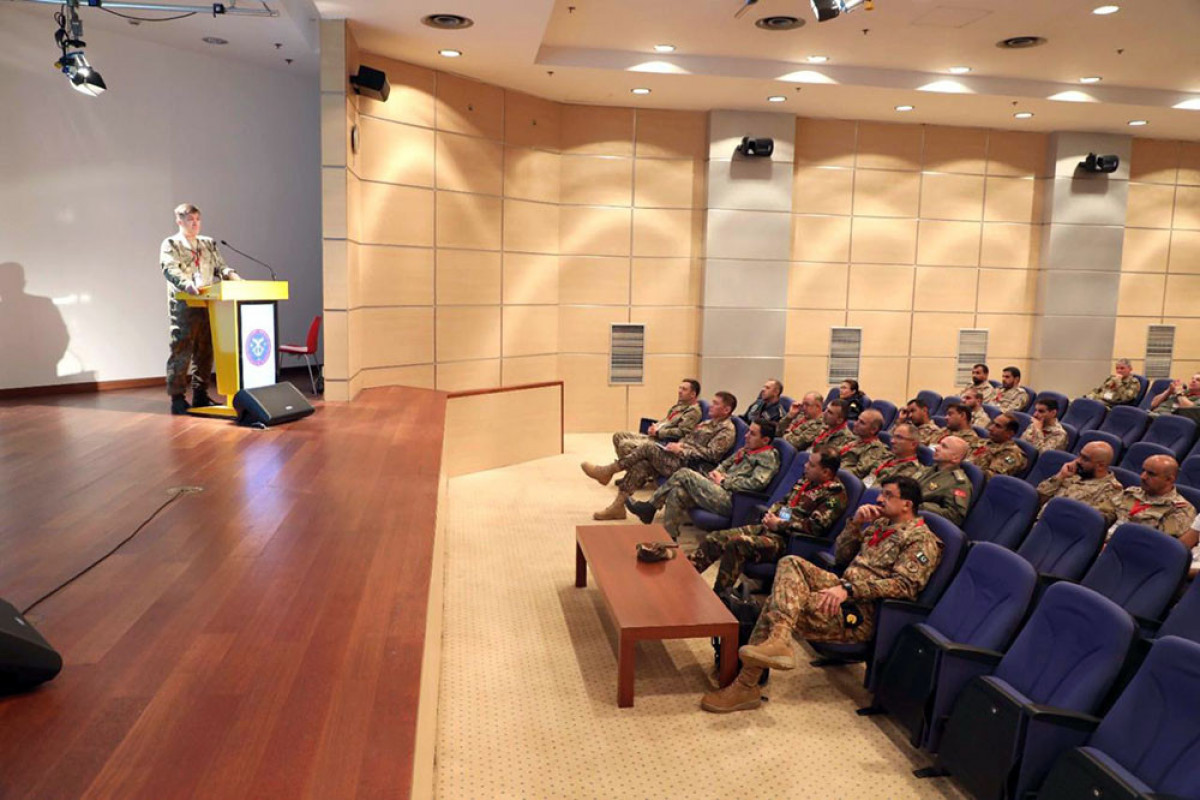 سربازان ارتش جمهوری آذربایجان در رزمایش «افس - ۲۰۲۴» وظایف خود را انجام می دهند