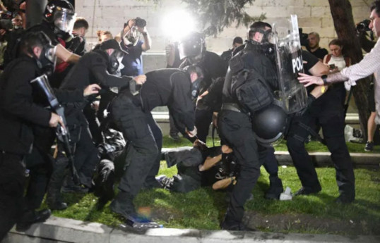 در جریان اعتراضات گرجستان دست کم ۱۸۰ نفر بازداشت شدند