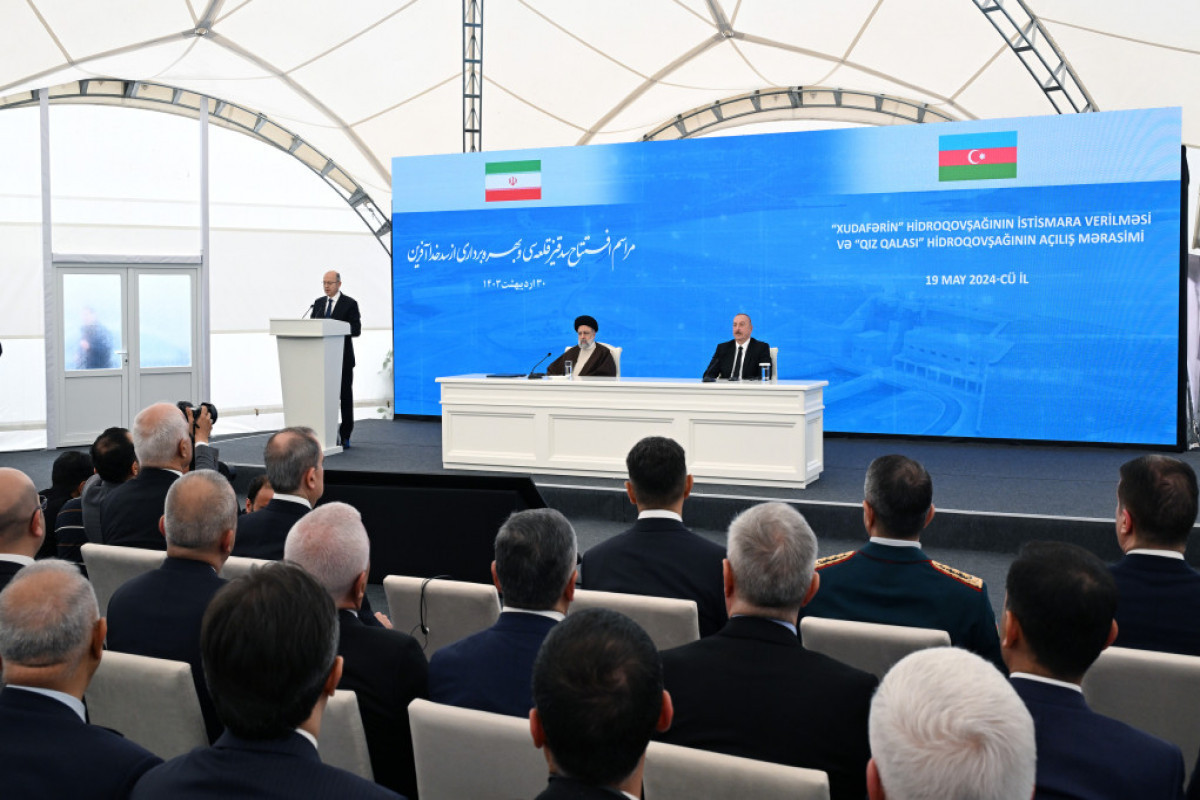 با حضور رؤسای جمهور آذربایجان و ایران، مراسم بهره برداری از تقاطع برق آبی «خداآفرین» و افتتاحیه تقاطع برق آبی «قیز قالاسی» برگزار شد - عکس 