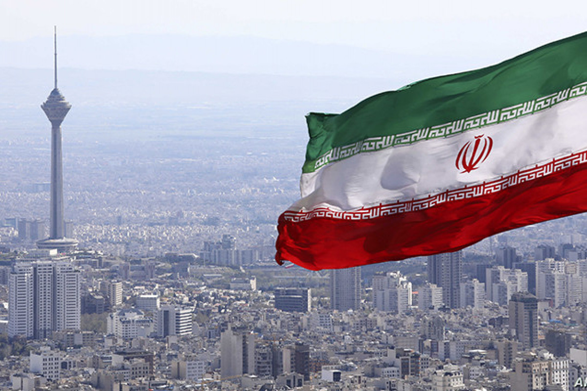 در ایران پنج روز عزای عمومی اعلام شده است