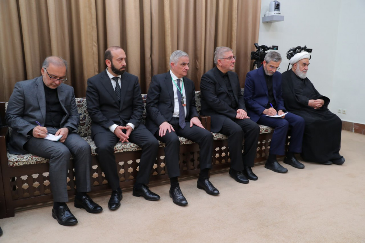 خامنه ای از پاشینیان پذیرایی کرد