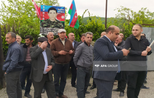 بقایای وورغون سیداف شهید جنگ اول قره باغ در آغسو به خاک سپرده شد - عکس 