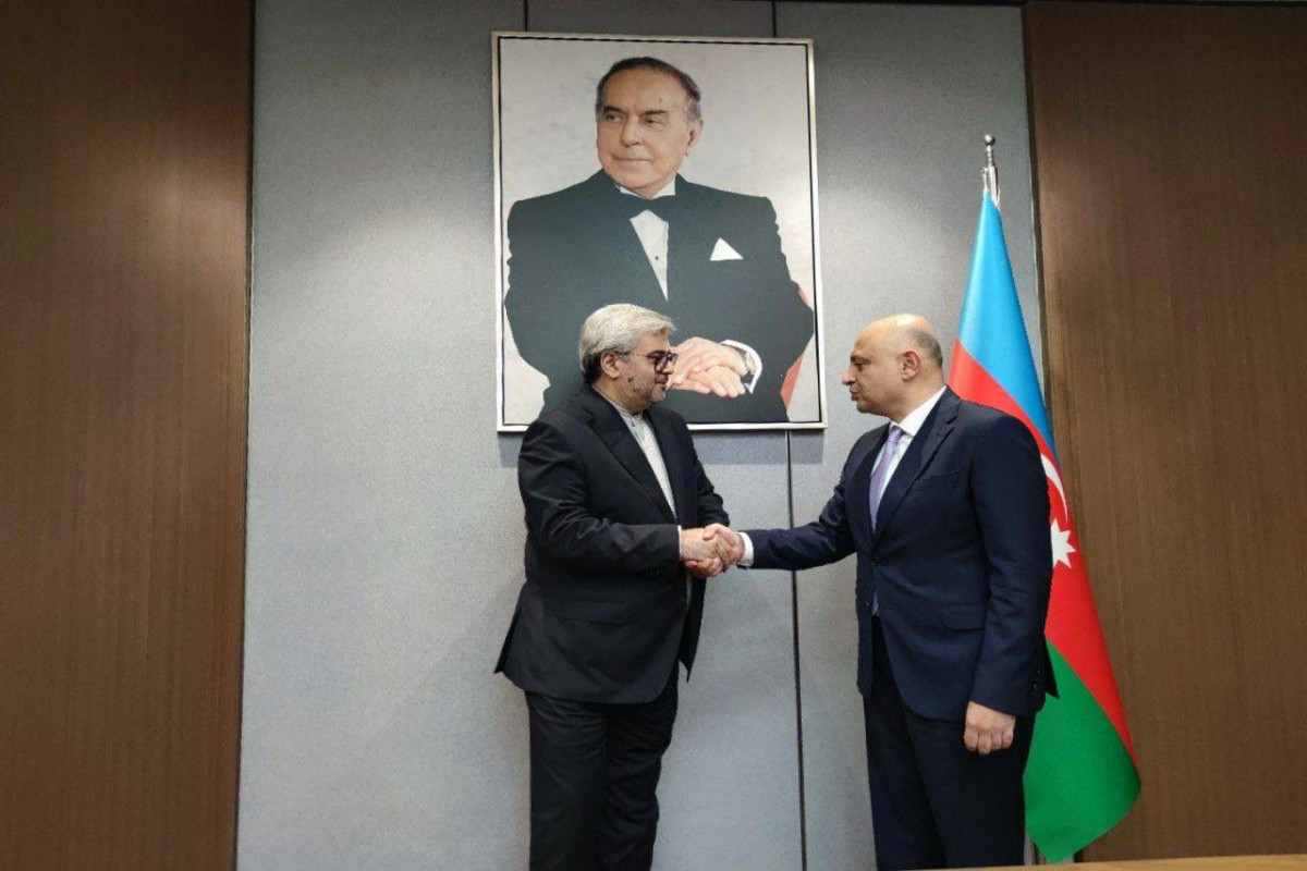 دیدار سامیر شریف اف با علیرضا محمودی رئیس کنسولگری وزارت امور خارجه ایران - عکس 