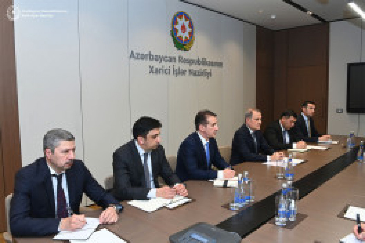 گفتگوی وزیر امور خارجه در خصوص مسائل امنیتی بین المللی با مشاور رئیس جمهور ایران