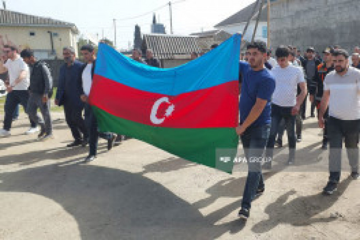 تشییع پیکر سرباز شهید در انفجار مهمات جبرائیل در لنکران - تصاویر 
