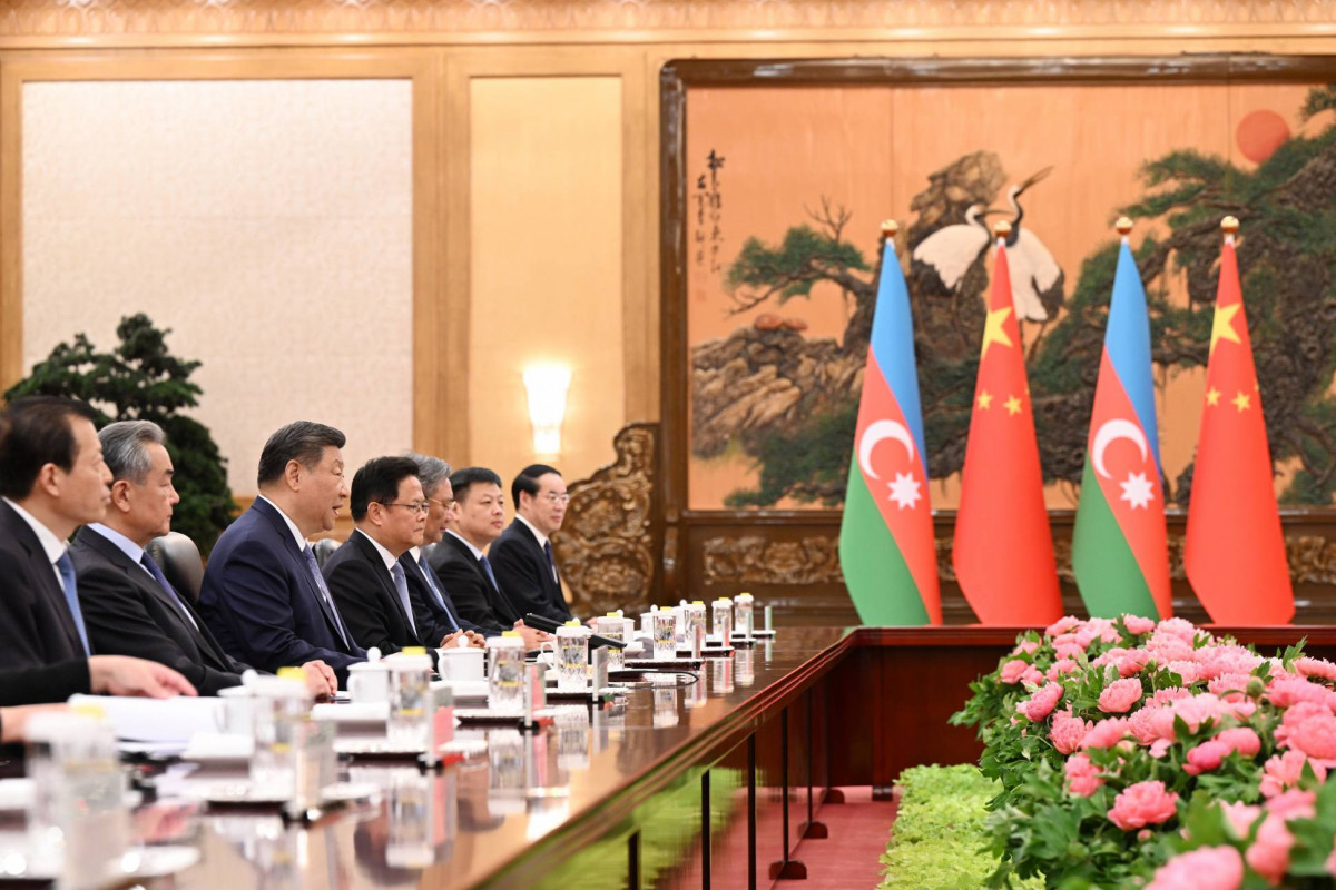 الهام علی اف رئیس جمهور آذربایجان با شی جین پینگ رئیس جمهور چین دیدار و گفتگو کرد