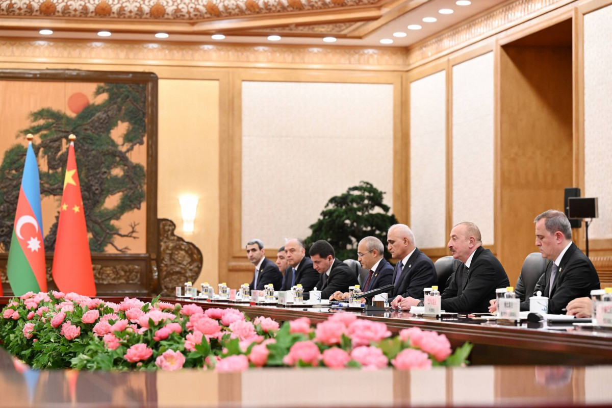 الهام علی اف رئیس جمهور آذربایجان با شی جین پینگ رئیس جمهور چین دیدار و گفتگو کرد