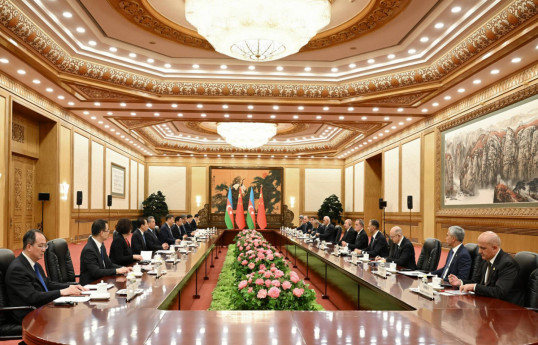 الهام علی اف رئیس جمهور آذربایجان با شی جین پینگ رئیس جمهور چین دیدار و گفتگو کرد