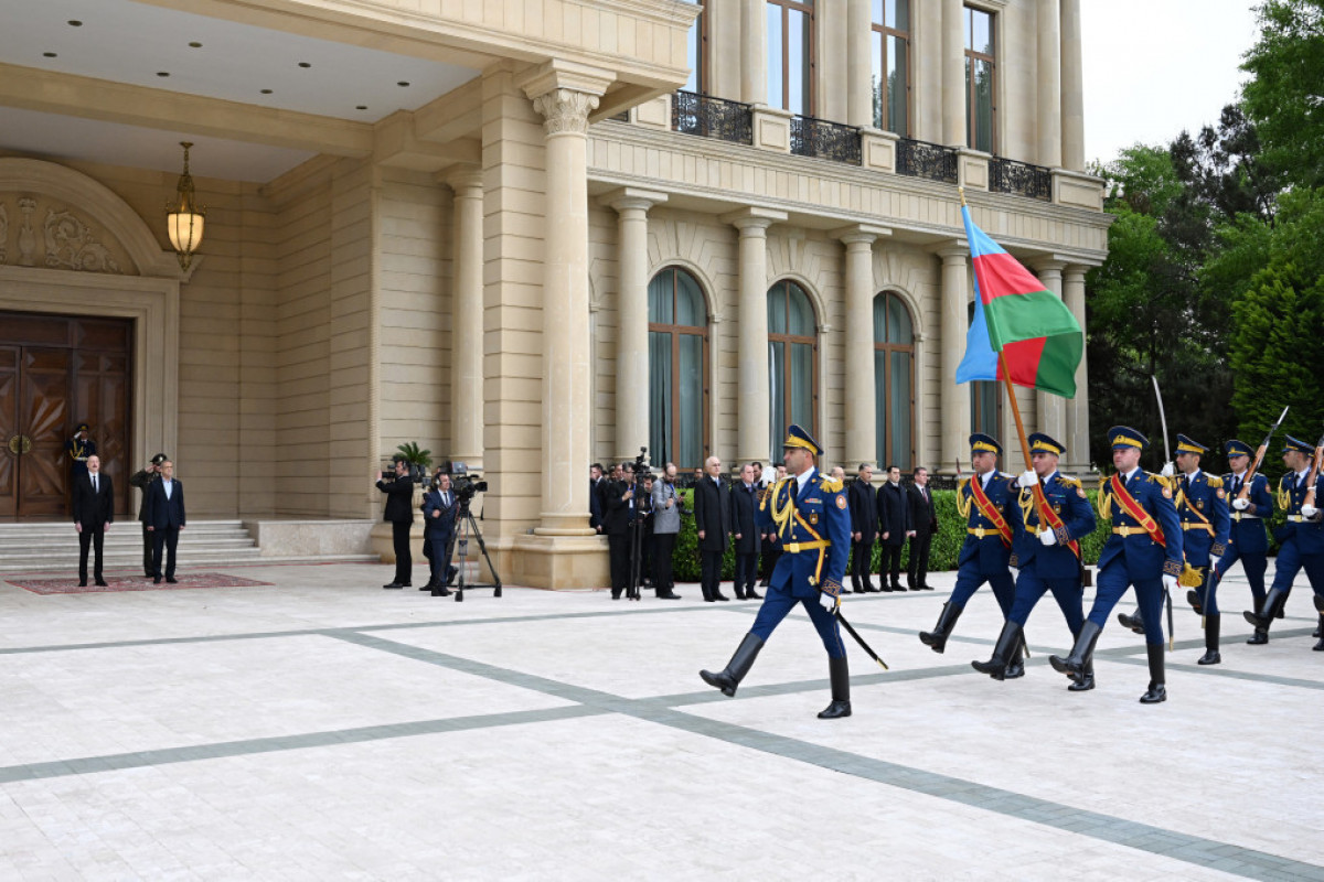 مراسم استقبال رسمی از رئیس جمهور ایران برگزار شد
