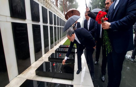 وزیر امور خارجه ایران یاد شهدای باکو را گرامی داشت