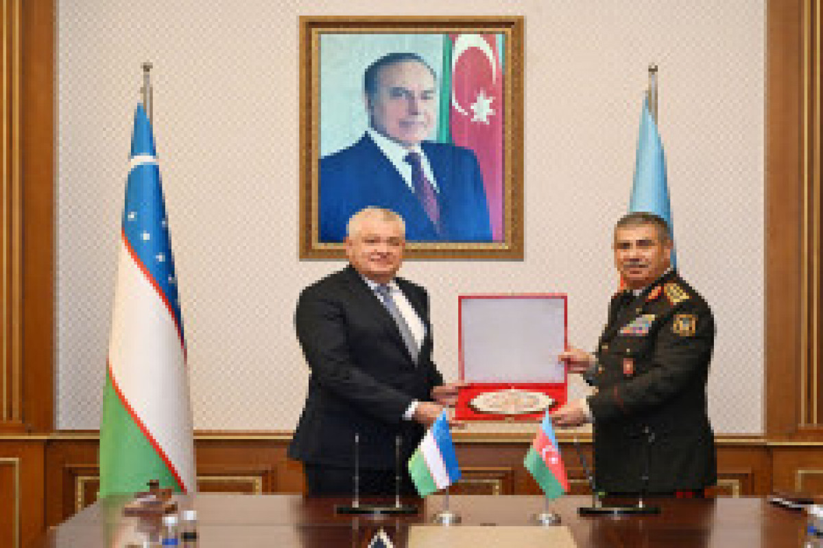 آذربایجان و ازبکستان برنامه همکاری نظامی امضا کردند - ویدئو 