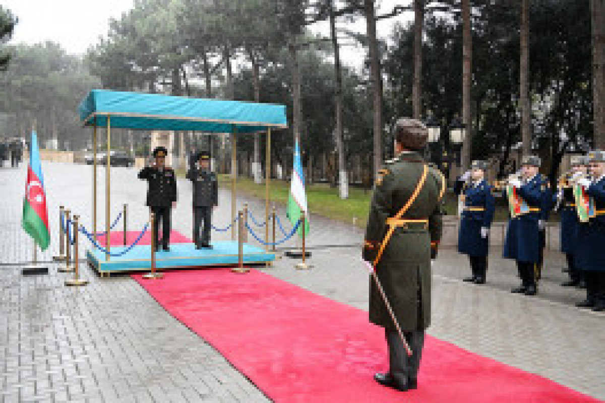 آذربایجان و ازبکستان برنامه همکاری نظامی امضا کردند - ویدئو 