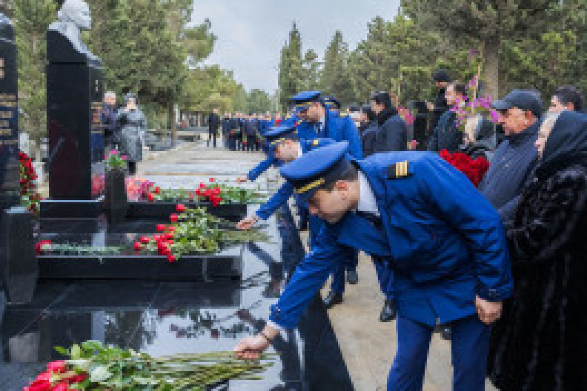 یادبود جان‌باختگان سانحه هوایی در آکتائو برگزار شد  – تصاویر 