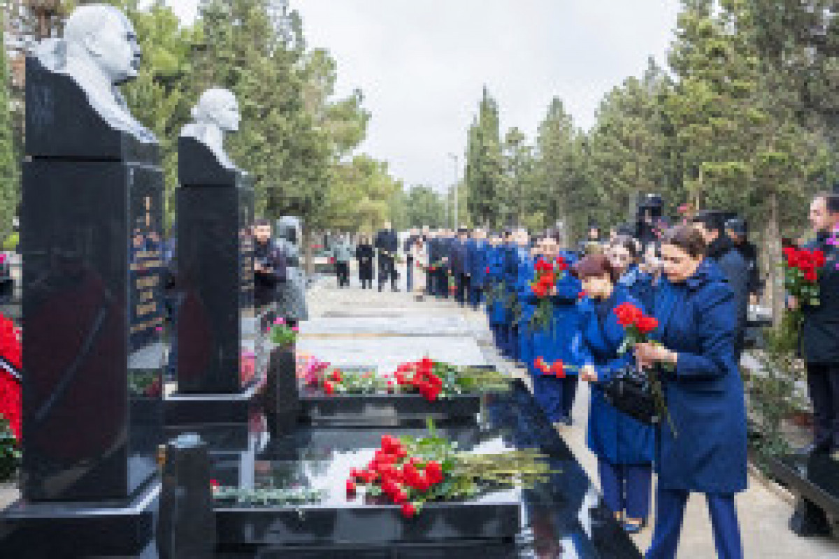 یادبود جان‌باختگان سانحه هوایی در آکتائو برگزار شد  – تصاویر 