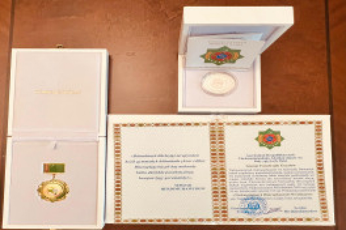 سردار بردی‌محمداف سفیر آذربایجان را تَلتيف کرد