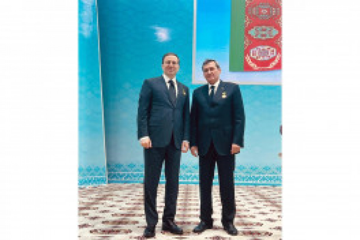 سردار بردی‌محمداف سفیر آذربایجان را تَلتيف کرد