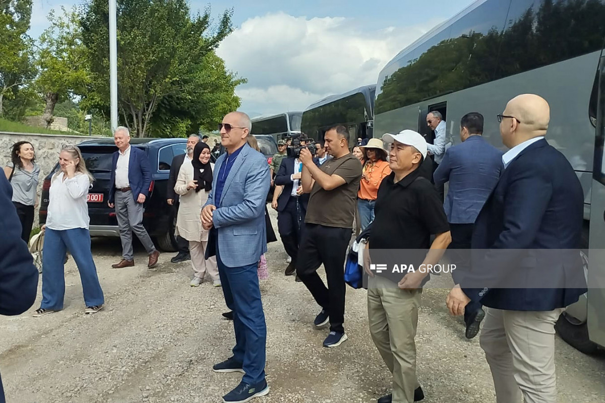 سفر نمایندگان هیئت دیپلماتیک به شوشا آغاز شد - تصاویر 