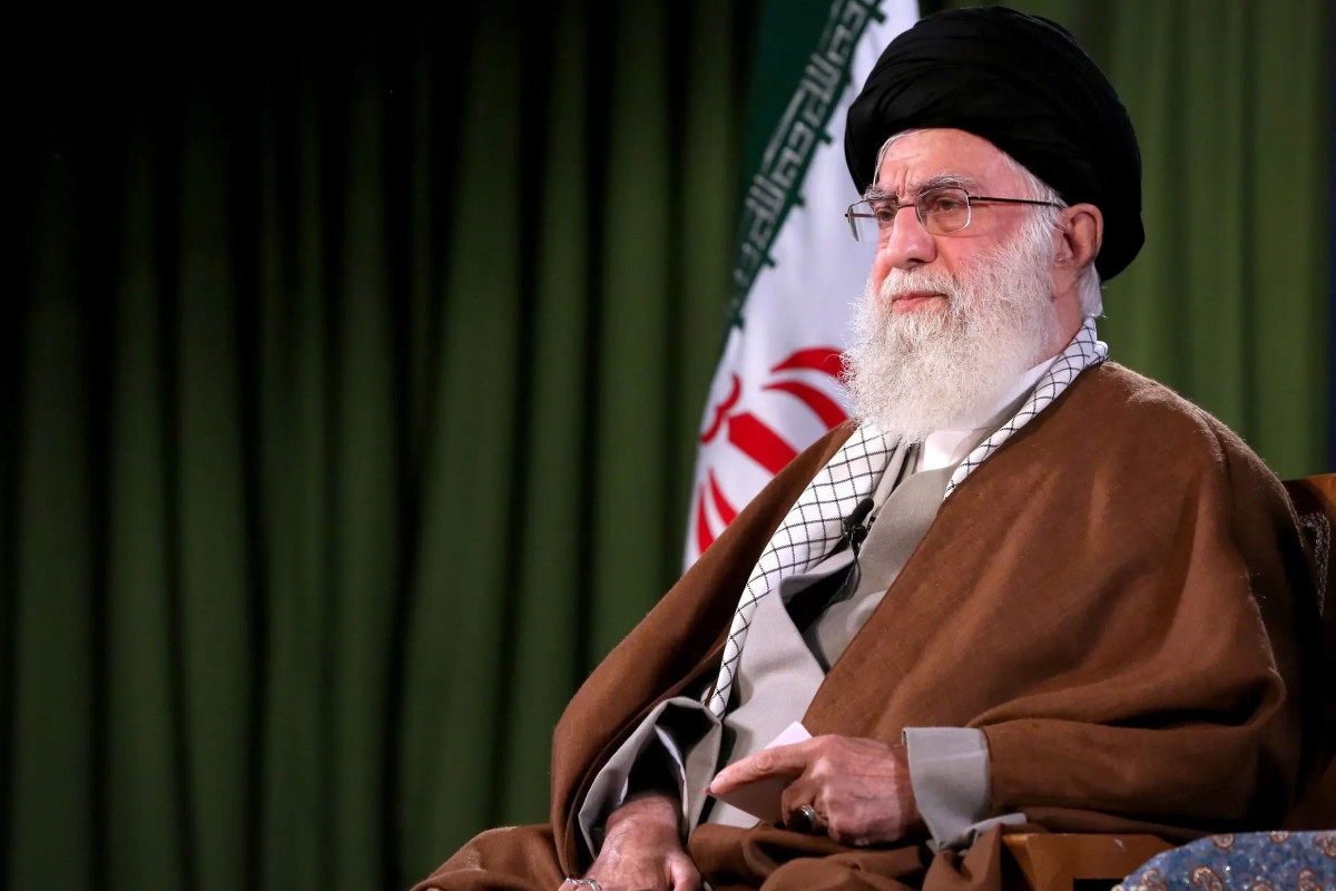 خامنه ای: اگر دونالد ترامپ به تهدید خود مبنی بر بمباران ایران عمل کند، با ضربه محکمی روبرو خواهد شد