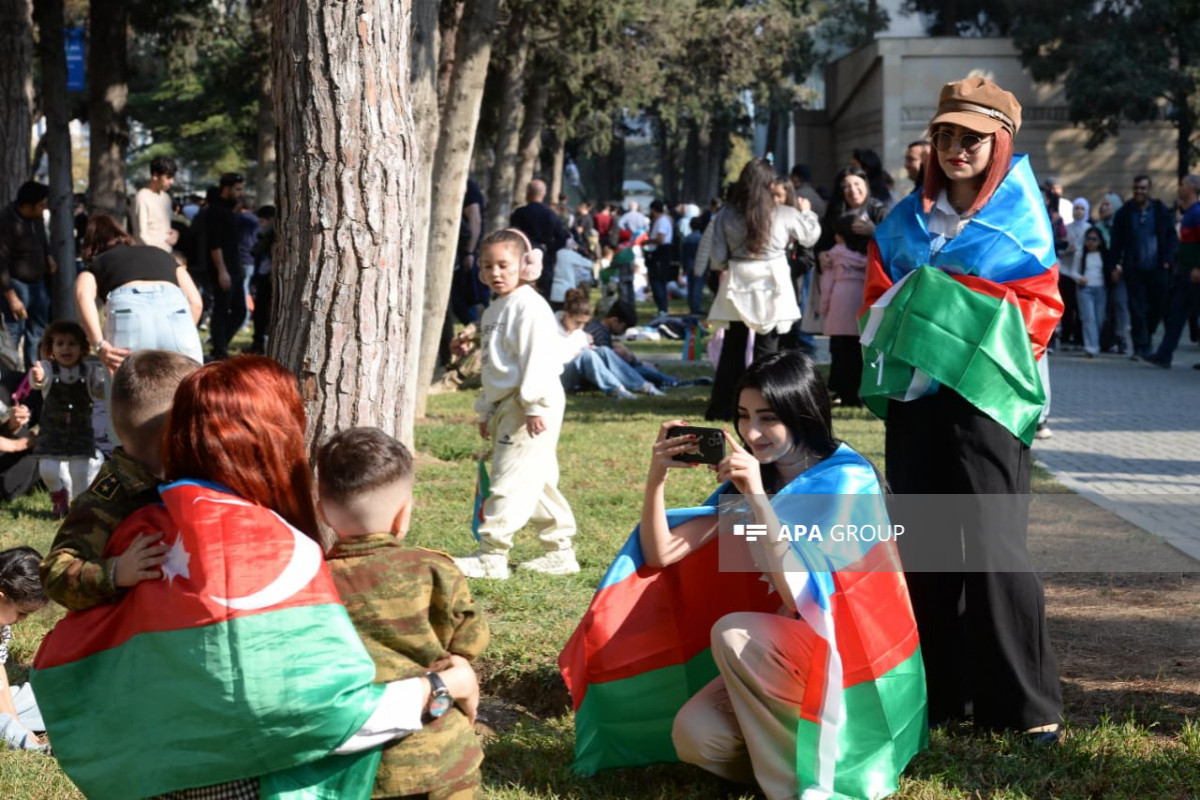 باکو روز پیروزی را جشن می‌گیرد - تصاویر 
