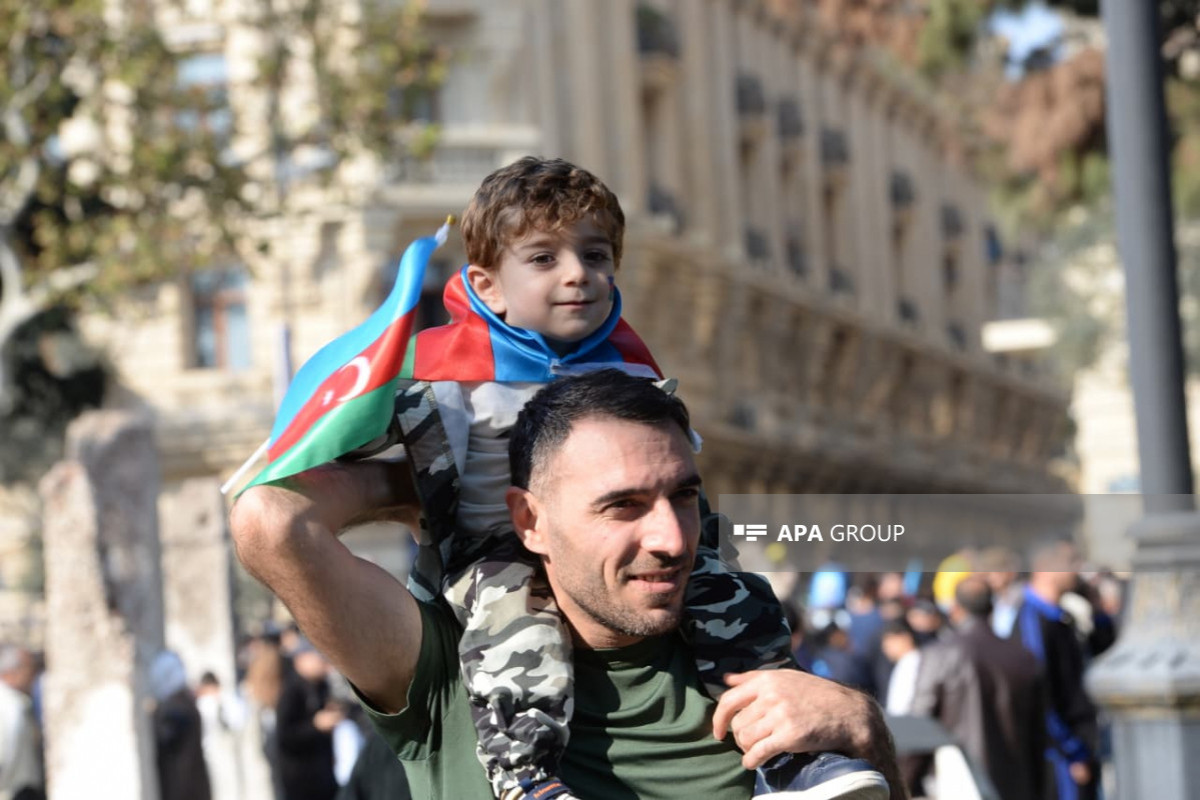 باکو روز پیروزی را جشن می‌گیرد - تصاویر 