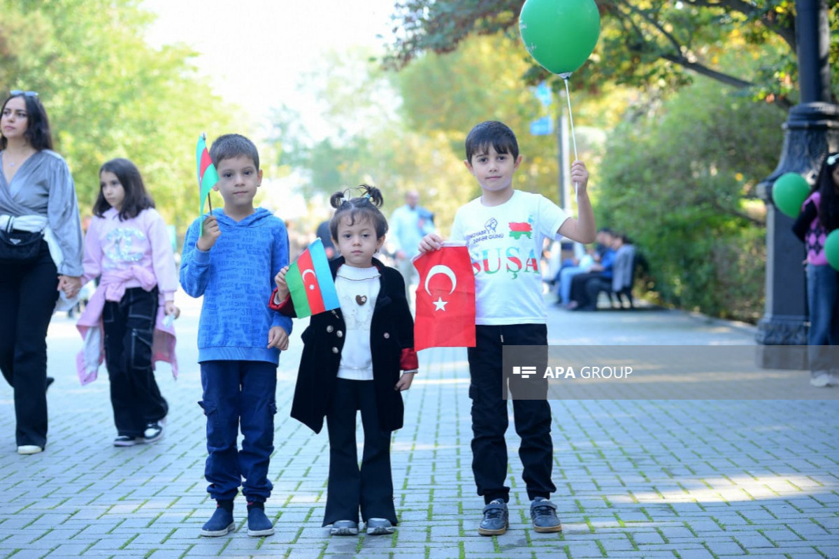 باکو روز پیروزی را جشن می‌گیرد - تصاویر 