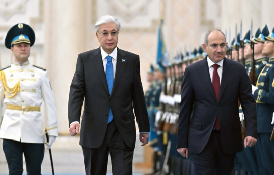 دیدار توقایف  با پاشینیان  در آستانه
