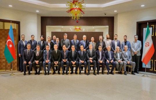 آذربایجان و ایران در مورد تنظیم مقررات ارتباطات سیار مرزی گفتگو می‌کنند